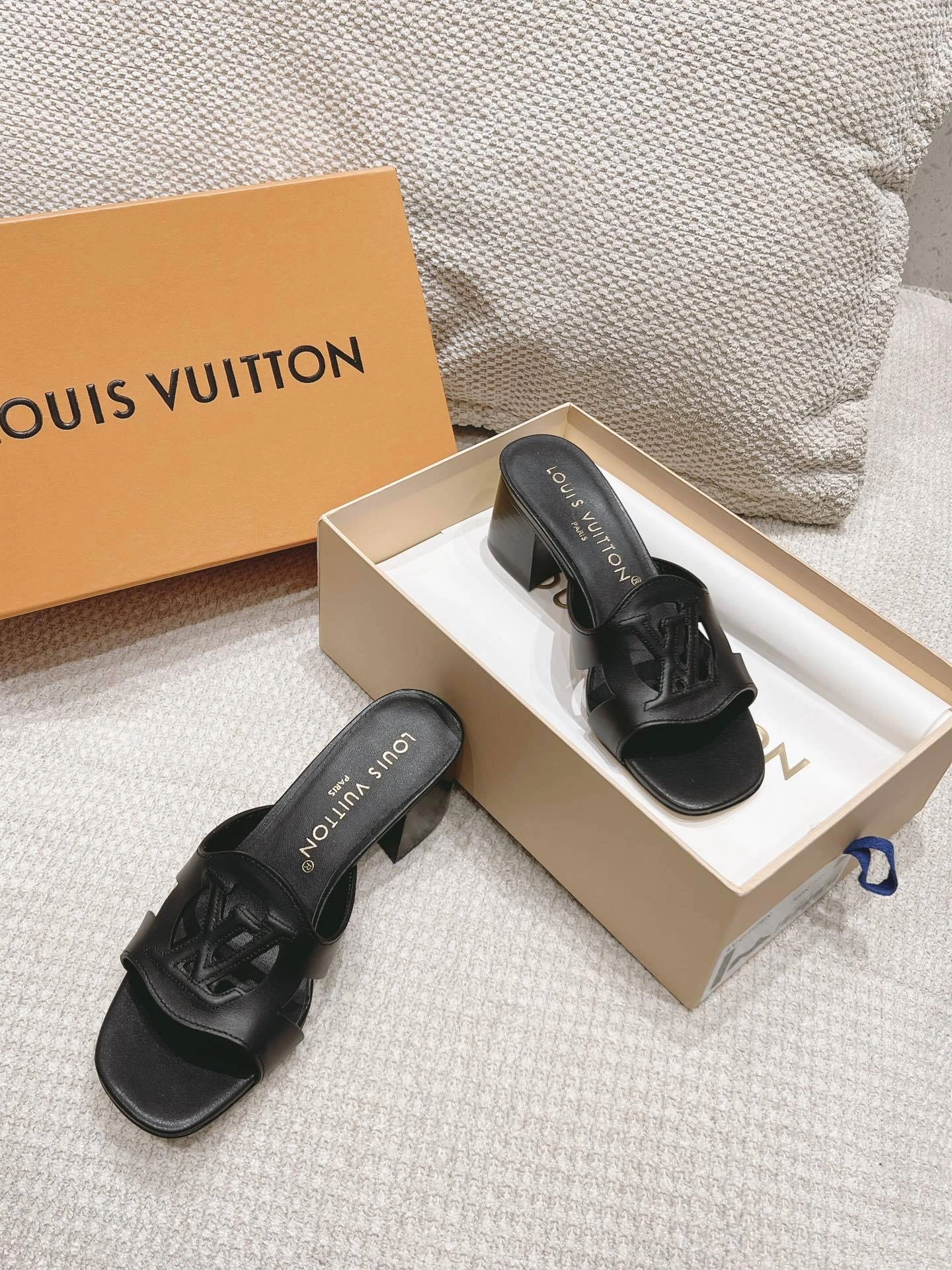 COCO-- 8V 1ACG4K sheepskin Calfskin Heel height：5.5CM Isola item:D-X000I0333